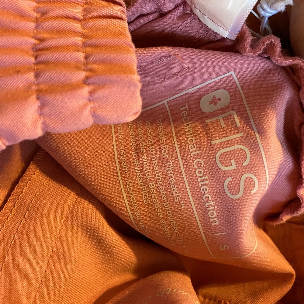 NWT S BLUSH FIGS
